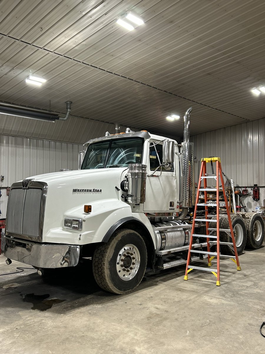 Gonna try this star car life out… backed in for a list of fixing, then we will be putting it to work after the holiday