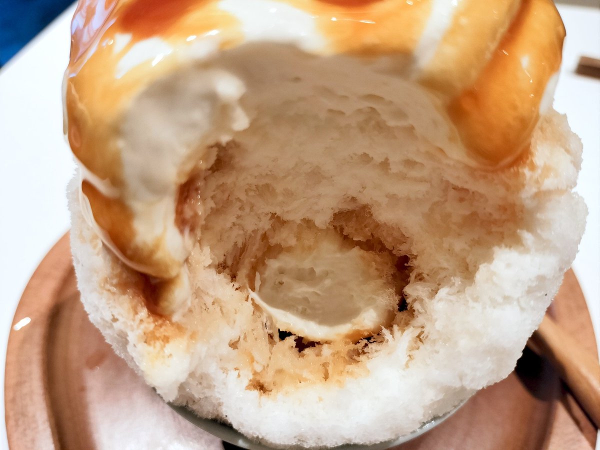 Xiaoyue_5555's tweet image. やっぱりチビちゃんも食べたい🍧

【みそキャラメル】

たまたま行く日はミニが売り切れかない日で出会えない事が多いので出会えてラッキー、かなりお腹いっぱいになるので正直ミニでもしんどいけど甘じょっぱの魔法で美味しく頂きました🙌ミニでも中に具があるのも嬉しい🩷

#かき氷 #CHAP #恵比寿