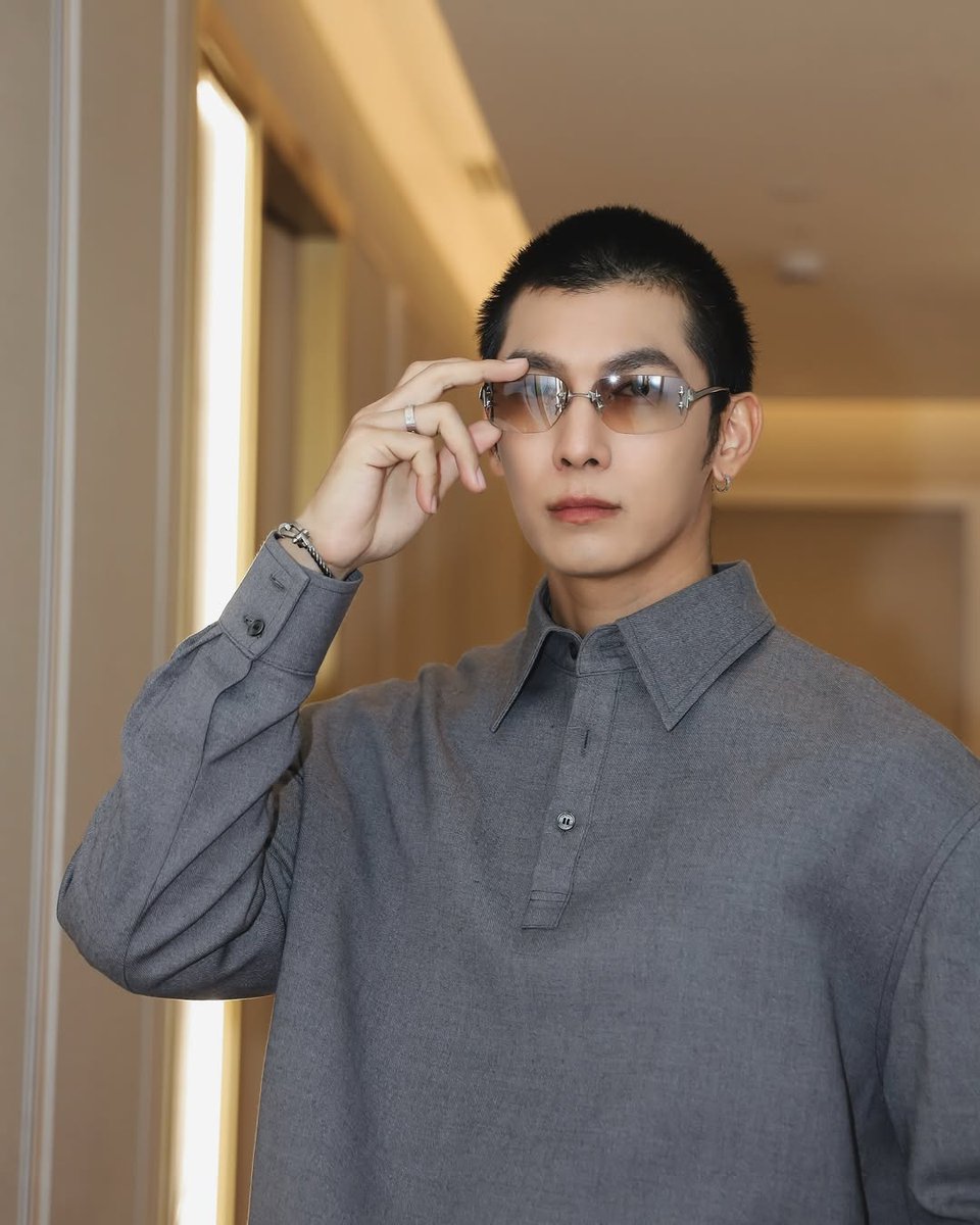 MerryPopppins's tweet photo. Good Mewning 

@MSuppasit que tengas un lindo Viernes. 

MEW MEYER LION 
#MeyerxMew
#MeyerLionKingCookware 
#MewSuppasit #MeyerxCentral
#Meyerthailand #MeyerCookware https://t.co/DW4mTMuFlY