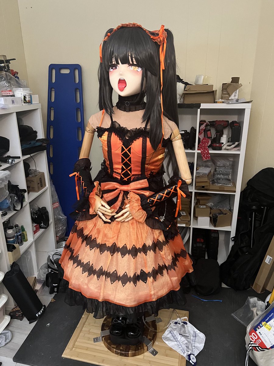 KANEKEN47's tweet photo. 女囚岁岁的劳改项目当然是当作服装人偶咯 https://t.co/5BtG2gaQ8o