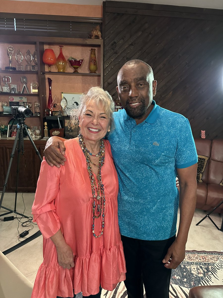 Roseanne Barr tweet media