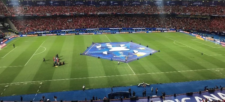 OTRA FINAL??
Rumor confirmado: Se están realizando gestiones para que la final de la Supercopa Internacional entre #River y #Talleres se dispute en Asunción. Sería en la Nueva Olla en febrero. Esta Copa tiene como característica jugar fuera de Argentina.

<a href="/SomosVersusPY/">Versus</a>