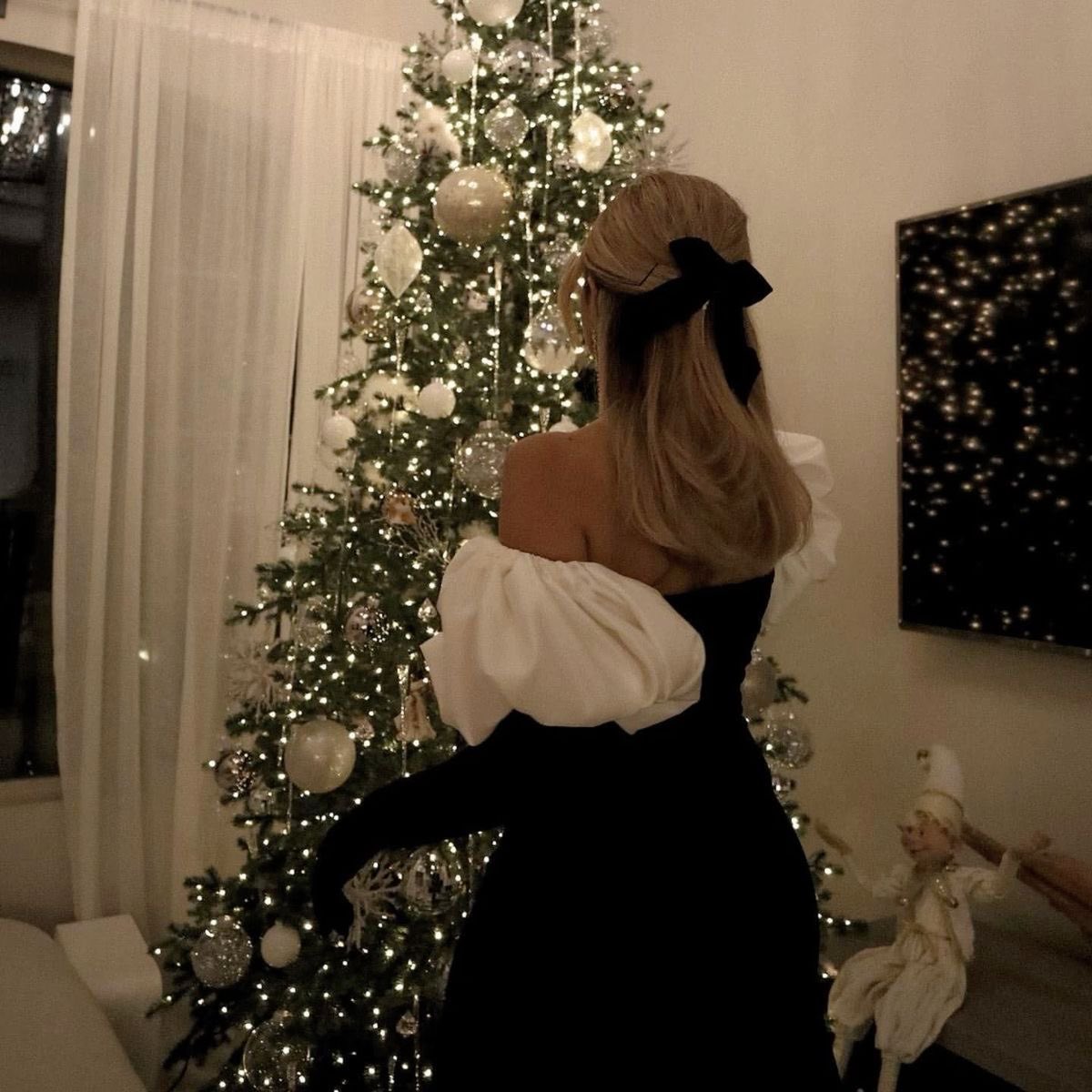 girluponastar's tweet photo. 6 days until Christmas!🎄🤍 https://t.co/WA4Glj7dgJ