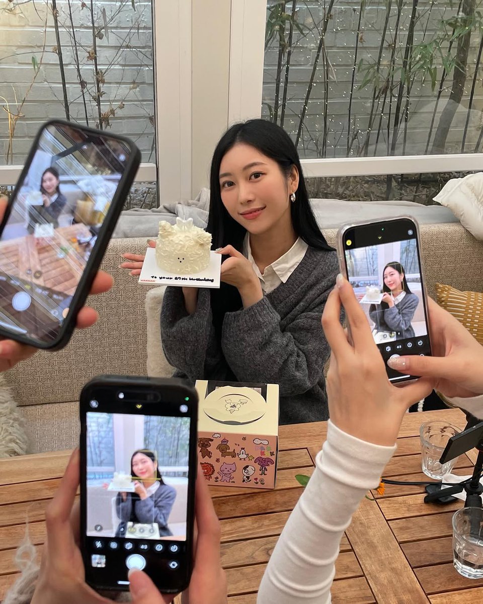 Jinanooei's tweet photo. ๐ HAPPY JANE DAY ๐
Here's a looong thread of photos and videos of Jane that I like ๐๐๐๐
โขโโขโกโข๏ผโ๏ผพโฝ๏ผพโ๏ผโขโโขโกโข
#๋ชจ๋ชจ๋๋ #MOMOLAND #JaneDoe #HBD_JANE #JANEDAY https://t.co/K4BOZAocqM