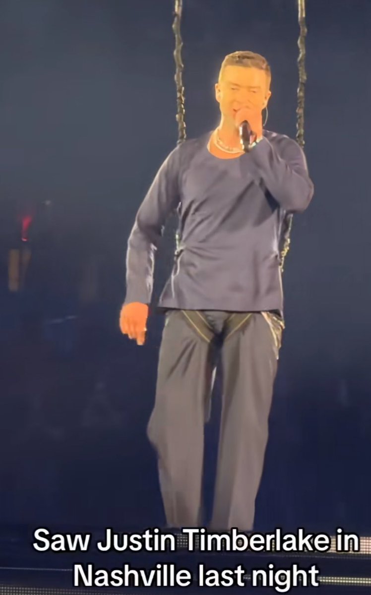 __bee_kay__'s tweet image. Justin Timberlake disappointing fans yet again 

#smallpackage