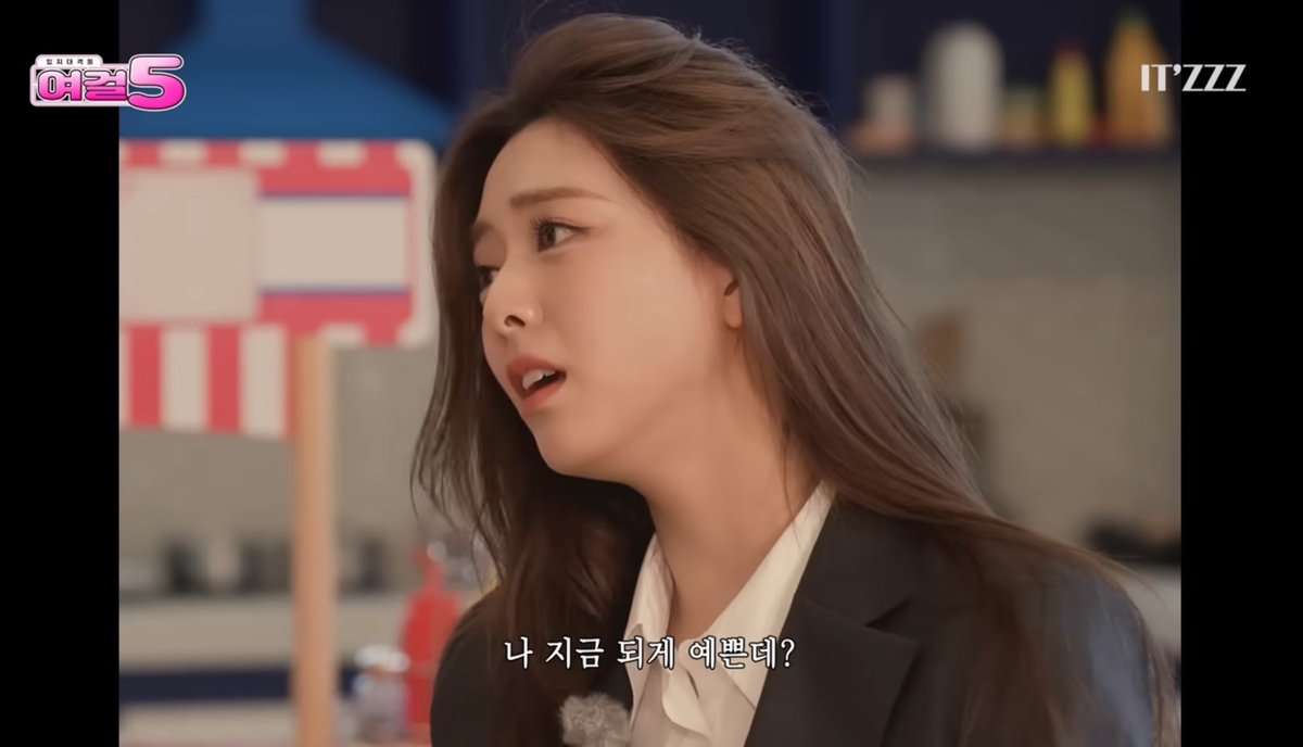 TangCamelia's tweet photo. @ITZYofficial 류진이 힘든 시간을 보낸 게 느껴지네 😢, 그리고 유나는 새로운 드라마 여왕이야 👑! 있지 최고! 🔥✨
#ITZZZ #ITㅋㅋㅋ #ITZY여걸파이브 https://t.co/GdfUVuqKv1