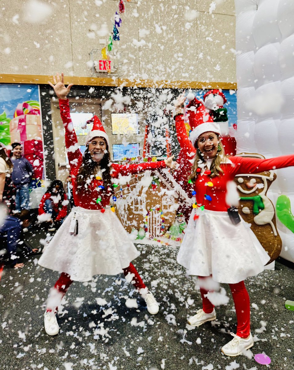 SRE Stallions (@srestallions) on Twitter photo Elves like to attend holiday parties too! We loved having snowball fights, dancing at the silent disco, running the obstacle course, and playing in the SNOW! ❄️ <a href="/SRE_Principal/">Britteny Clifford</a> Elves like to attend holiday parties too! We loved having snowball fights, dancing at the silent disco, running the obstacle course, and playing in the SNOW! ❄️ <a href="/SRE_Principal/">Britteny Clifford</a>
