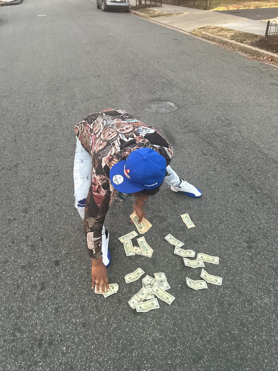 4quaffie's tweet photo. He said what I couldn’t hear that money talk ‼️‼️‼️#llmybestfriend #10 https://t.co/EZnujzMOGJ