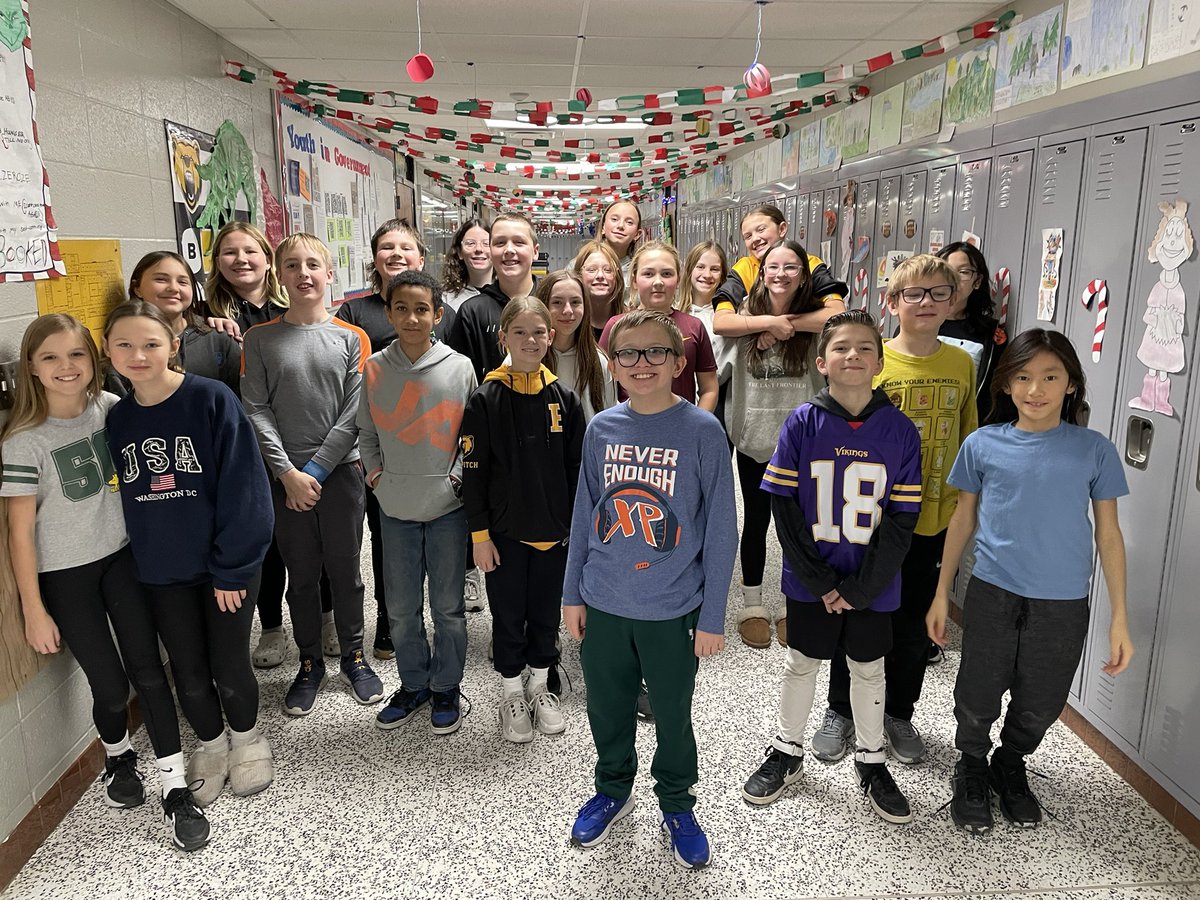 DonlinSTEM's tweet image. Happy Holidays from our @ByronMSBears 6th graders who transformed our halls in festive spirit this past month!