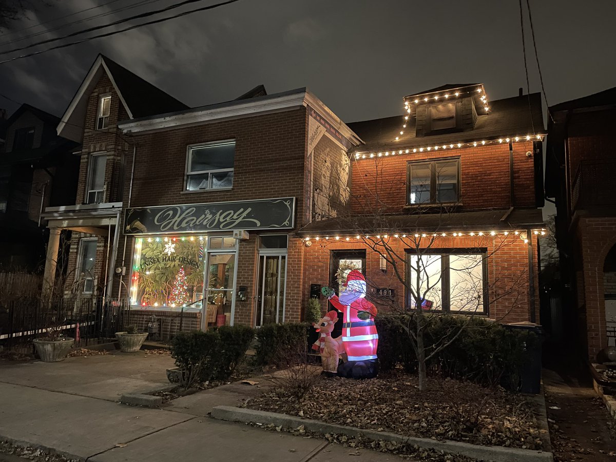 Ghosts of residential-zone commercial past and present in our community. It’s a shame that there doesn’t seem to be any will from other residents associations or council to ensure these great neighbourhood additions are a part of our future.