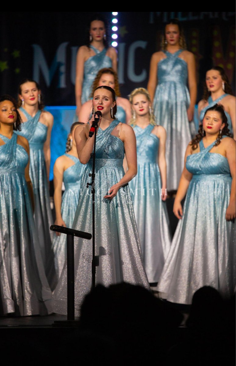 Happy birthday to Kailee Bowman!!! 🎤✨🪩🎉💚💙