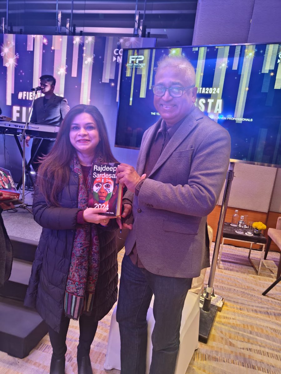One with the newly launched book #2024TheElectionThatSurprisedIndia and the author <a href="/sardesairajdeep/">Rajdeep Sardesai</a>  Thanks <a href="/amithpr/">Amith - 🇮🇳</a> for the wonderful evening.
