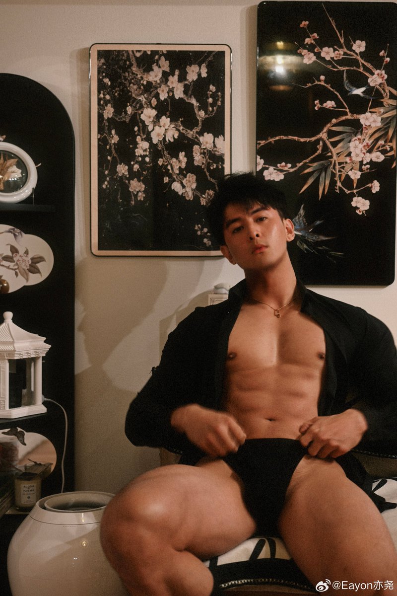 •
E 老师今年上半年的两幅
📷 <a href="/PAiXU99/">柏旭</a> x 👤<a href="/HsiungEayon/">EAYON</a> 💪🏼
💫✨加最近的二幅自拍
.