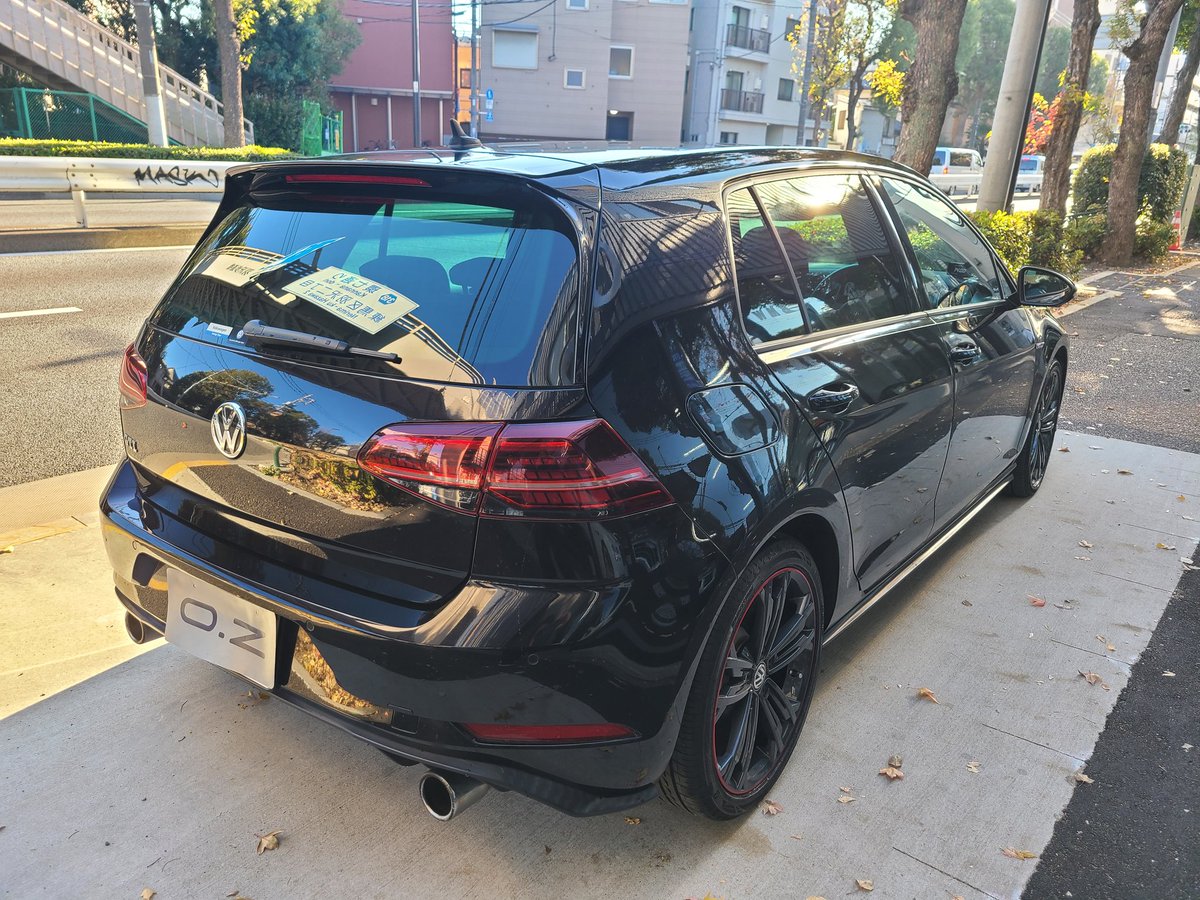 oz_auto_nerima's tweet photo. 入庫速報！2018年、ゴルフGTIダイナミック特別限定車　レザーパッケージ　ブラックメ���　黒革　74000キロ　250万
#ゴルフGTI
#ゴルフダイナミック
#ゴルフ
#練馬中古車 https://t.co/JUSL00qY4H