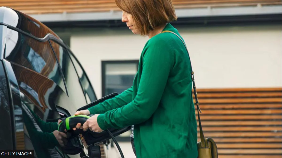 AutoComms_'s tweet image. Ford is urging governments to boost EV adoption with more incentives, highlighting the need to make electric cars more accessible for everyone #ElectricVehicles bbc.in/412Wuv3