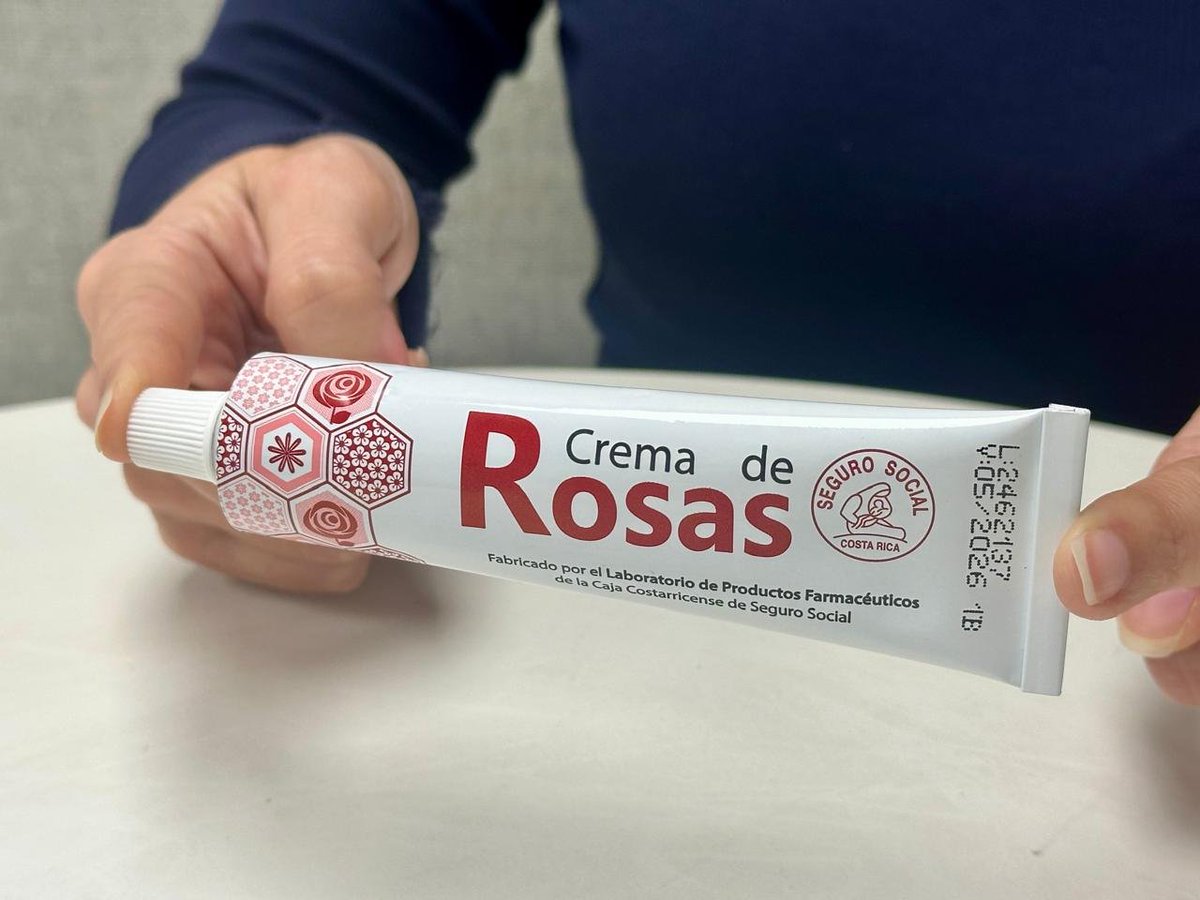 CrespoMigue1's tweet photo. Breaking news: CCSS valorará compra de 200 cajas de crema de rosas para la chimazon que tiene el gobierno con el chinamo https://t.co/8fgkucvTBm