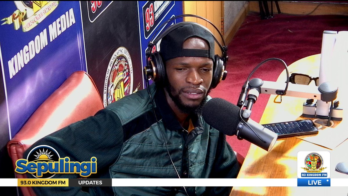 KingdomTVUganda's tweet photo. ON AIR : #ssepulingi with @nyanzi_live and @mcmatslive
π·on 93Kingdom FM .
#KTVUpdates #ssepulingi #nationalprayerday2024
#Tottenham #TOTMUN #Amorim https://t.co/fBBNaPSt0x