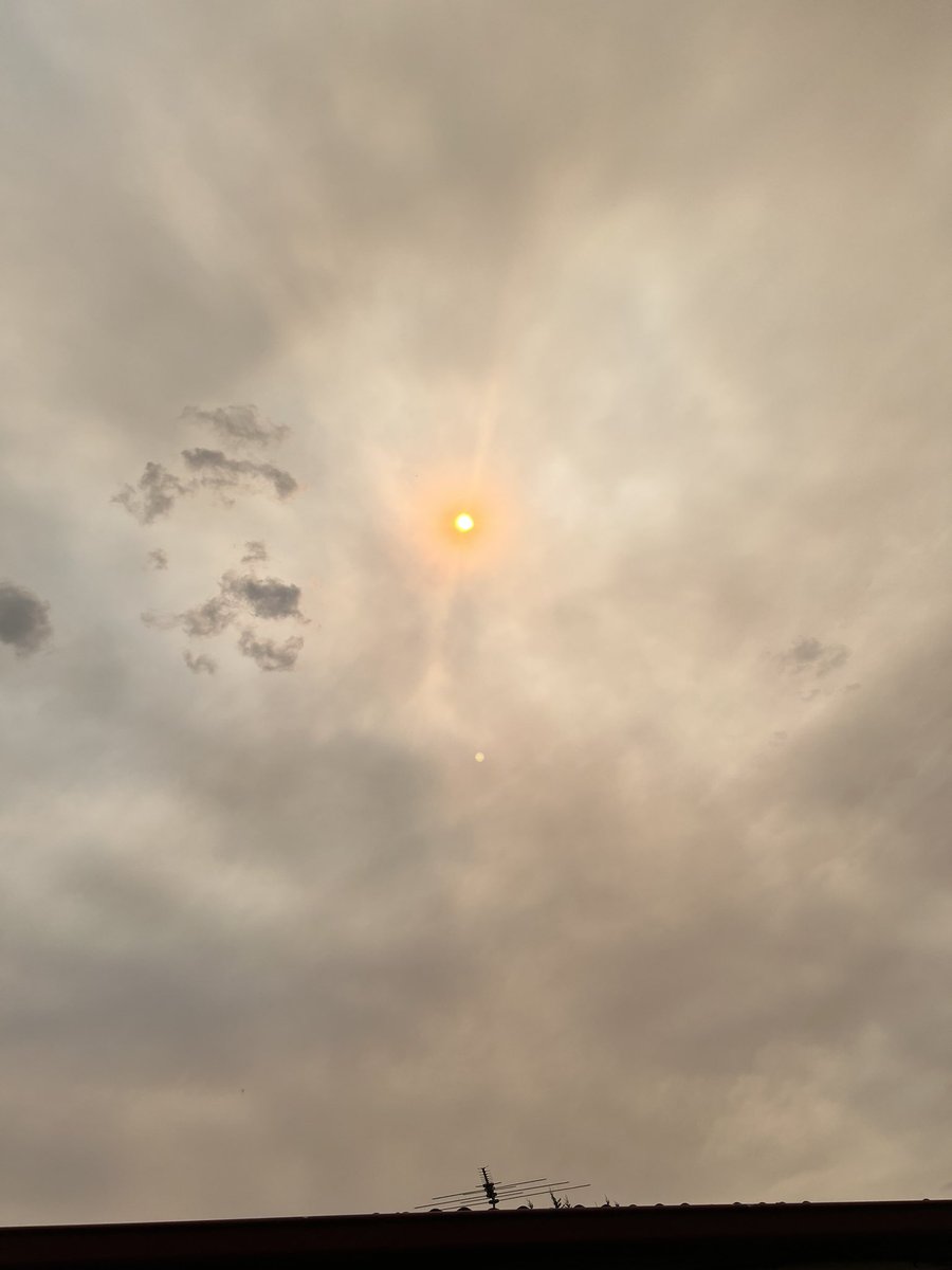 both the suns are out！