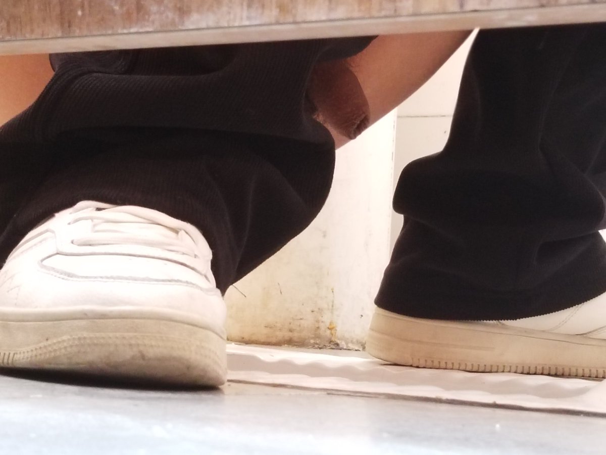 上厕所在中间的好处是有左右护法#男大#tp