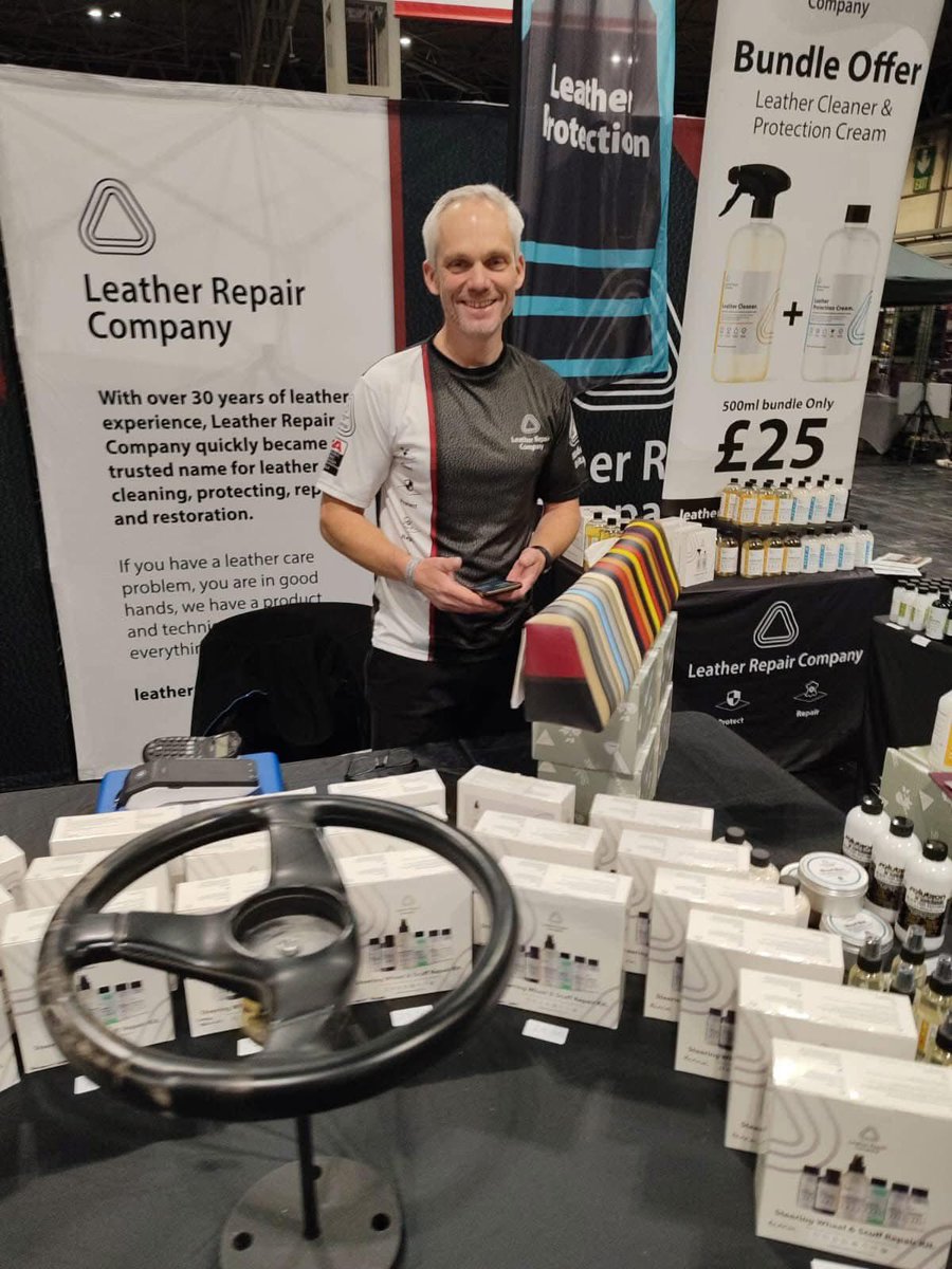 leatherrepairuk's tweet photo. Be your own boss and take control of your future with our leather repair franchise. https://t.co/LM9L4FUAo6 https://t.co/D7qIh43nrV