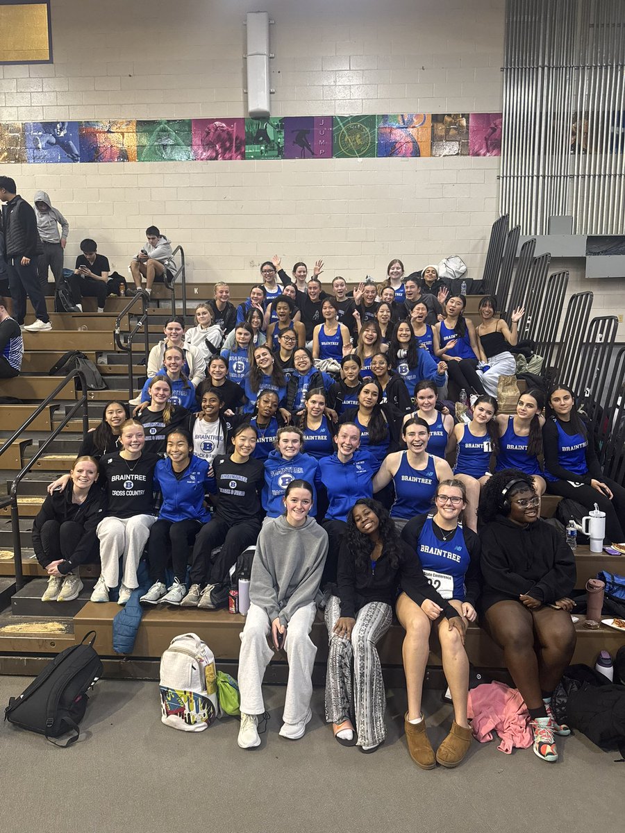 GIRLS TRACK 👟

Braintree - 58.33
Brookline - 41.66

Wins from Catherine McPhee (Mile), Bridgette Curran (Hurdles) Erin Kelley (Long Jump) Ellierose Regan (High Jump), Jacky Kiser (Shot Put), Aine Leonard (600), Grace Mitchell (2Mile).