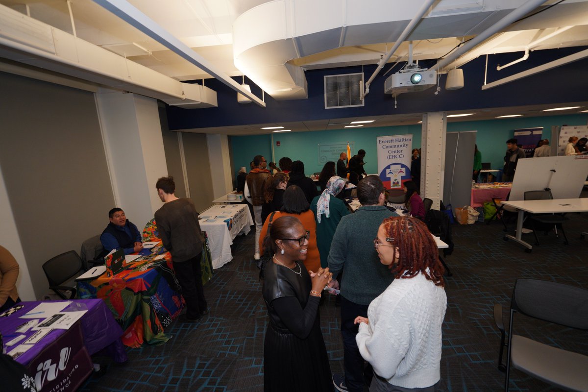 MACommSeminar's tweet photo. Huge thanks to everyone who joined us at the  Seminar's Civic Engagement Celebration &amp; Expo! With nearly 200 attendees and over 35 community organizations, we came together to celebrate the power of civic engagement and honor the incredible work being done across MA https://t.co/exC460mmKD