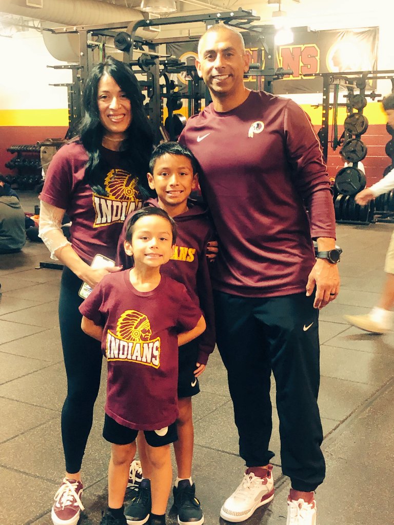 CoachJLozano's tweet image. Harlandale Tradition! Program Christmas Party. Each group sings, potluck breakfast, and even the HC had to sing a little. Great way to get our families together. #LINSA #EDC