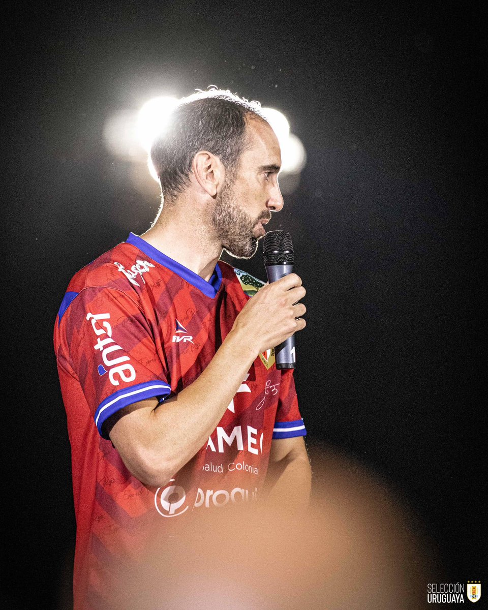 👏🏼 𝙊𝙍𝙂𝙐𝙇𝙇𝙊

En tu casa y con tu gente. Merecido homenaje, capitán.

#ElEquipoQueNosUne