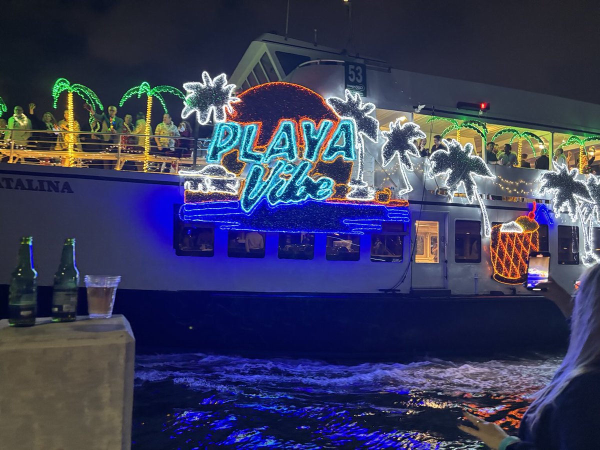 MTL PHS volunteers at the winter fest boat parade