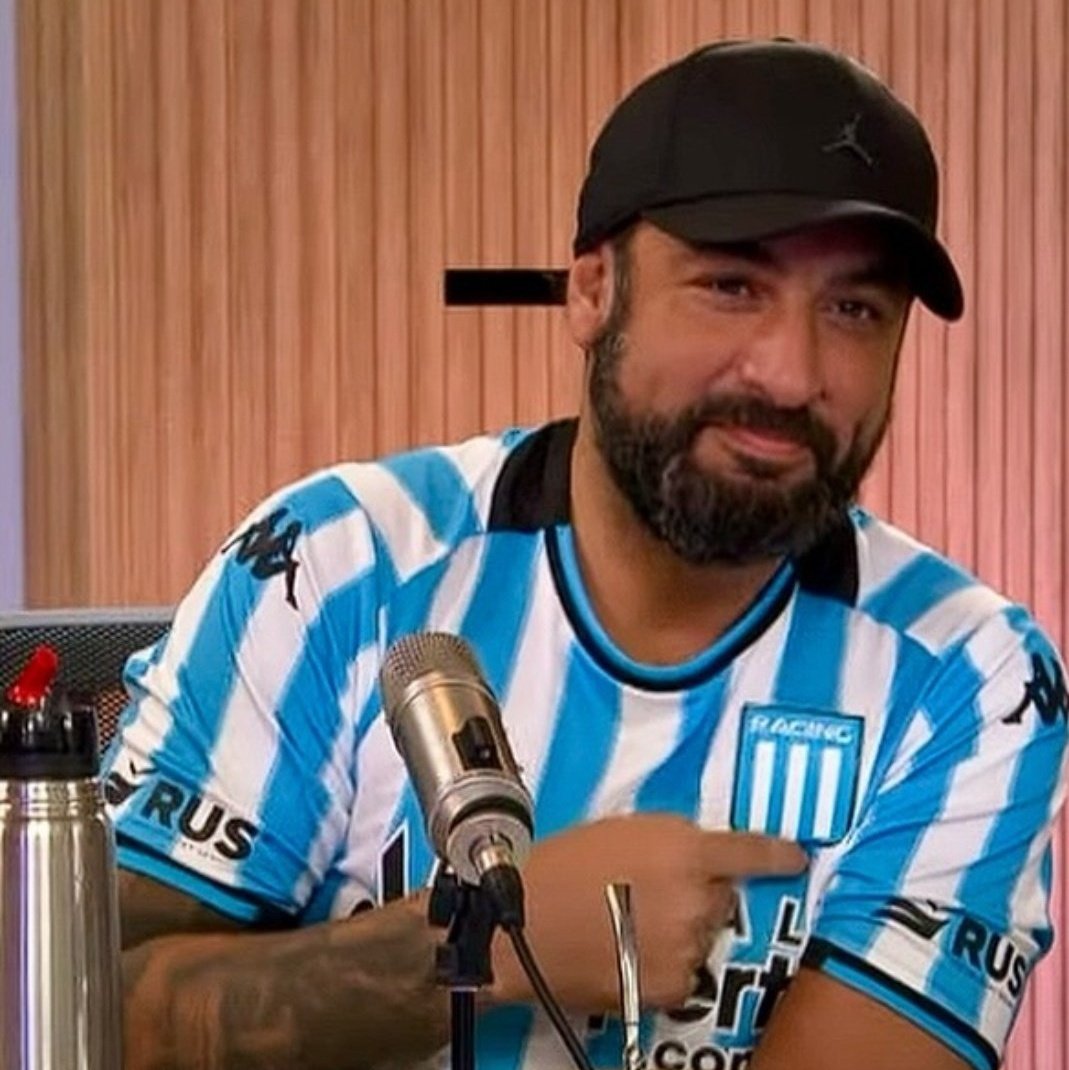 llorisRC's tweet photo. Los ganadores de parense de manos? De Racing. https://t.co/NJ7778eARt