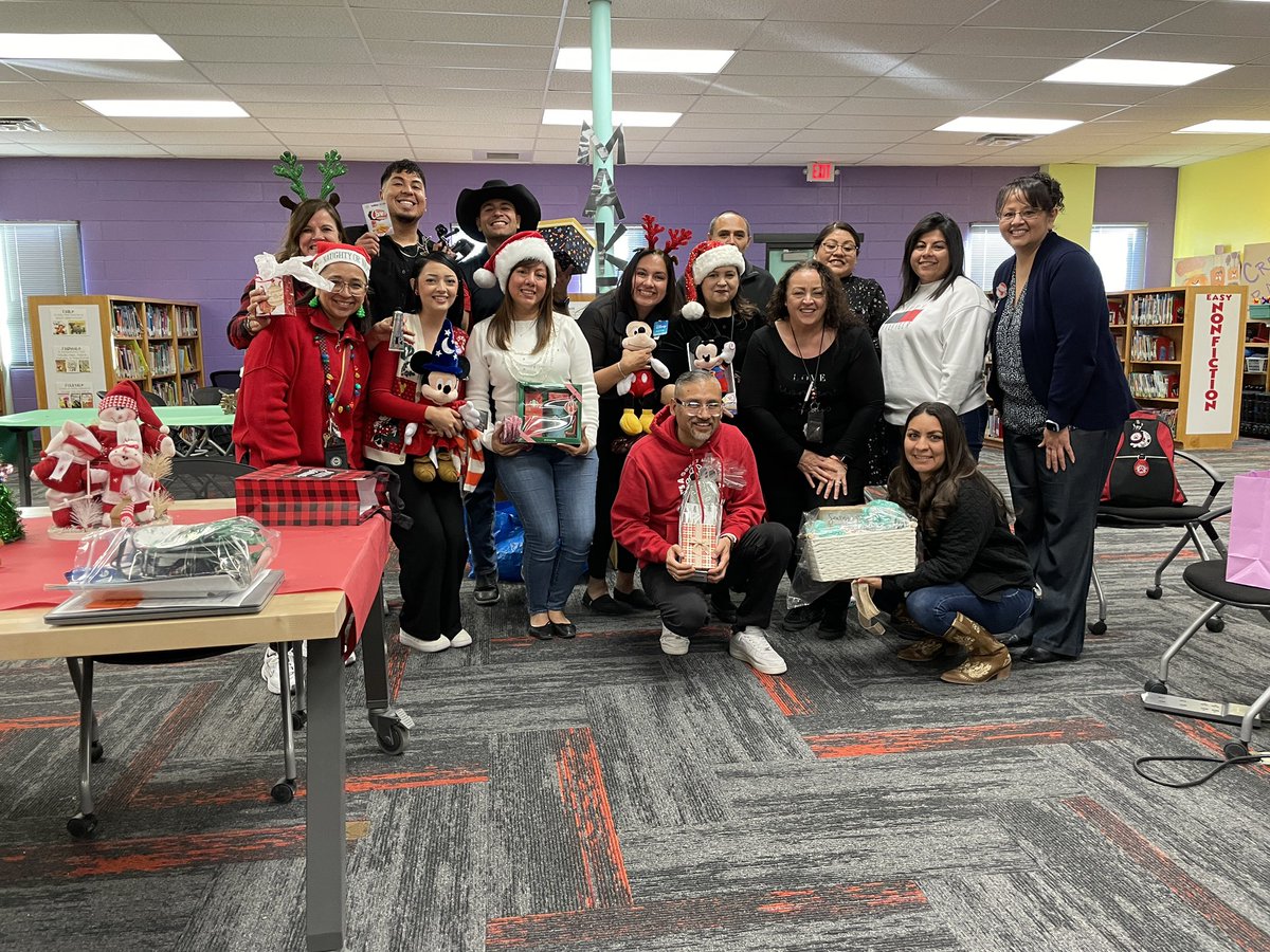 Secret Santa <a href="/ctwpanthers/">Carroll T Welch</a> was a great success full of surprises &amp; laughs! 🎄🎁 Thank you Ms. Ritchey for organizing everything! ❤️