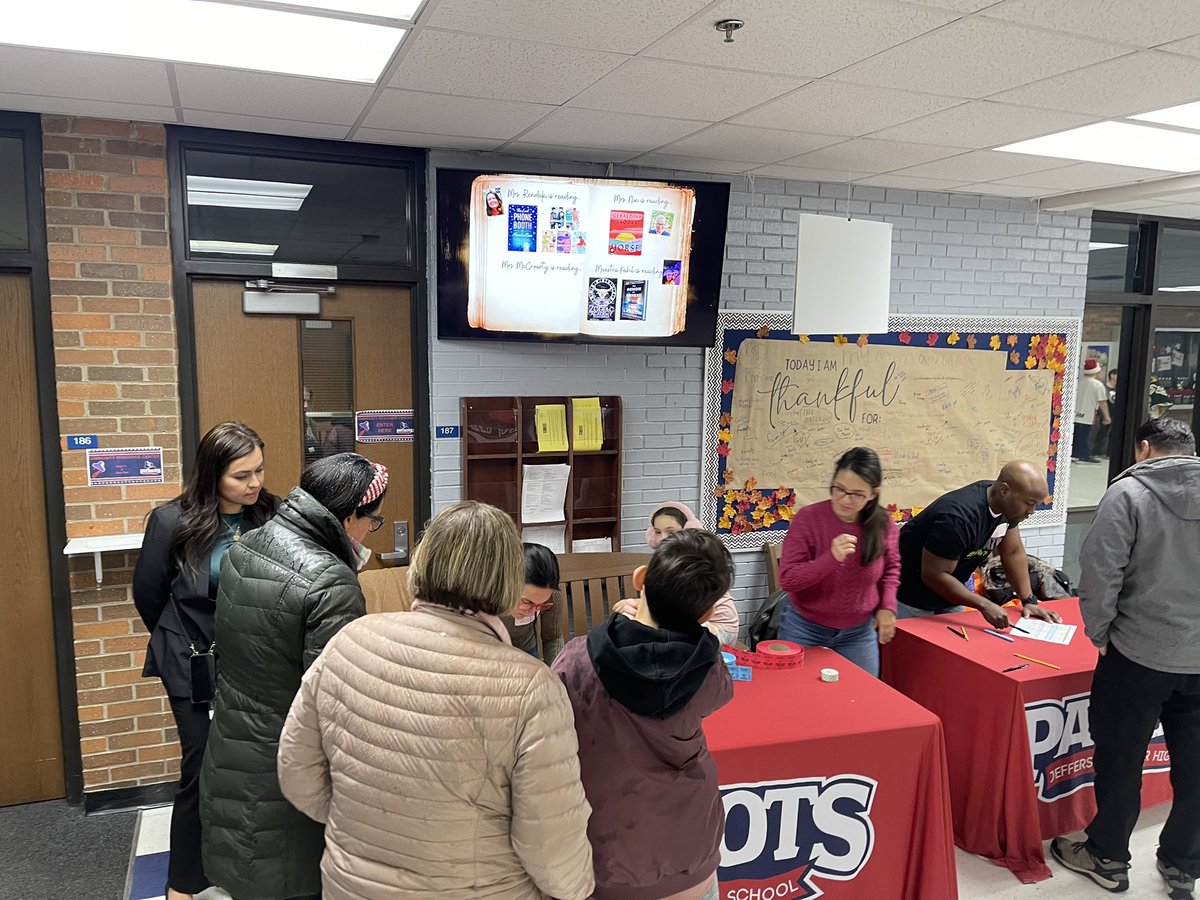 ¡Qué éxito! The Lotería event brought together families from all backgrounds and created a night of fun, culture, and community. Thank you to our amazing staff and families for making it unforgettable! #DualLanguage #Elevate203