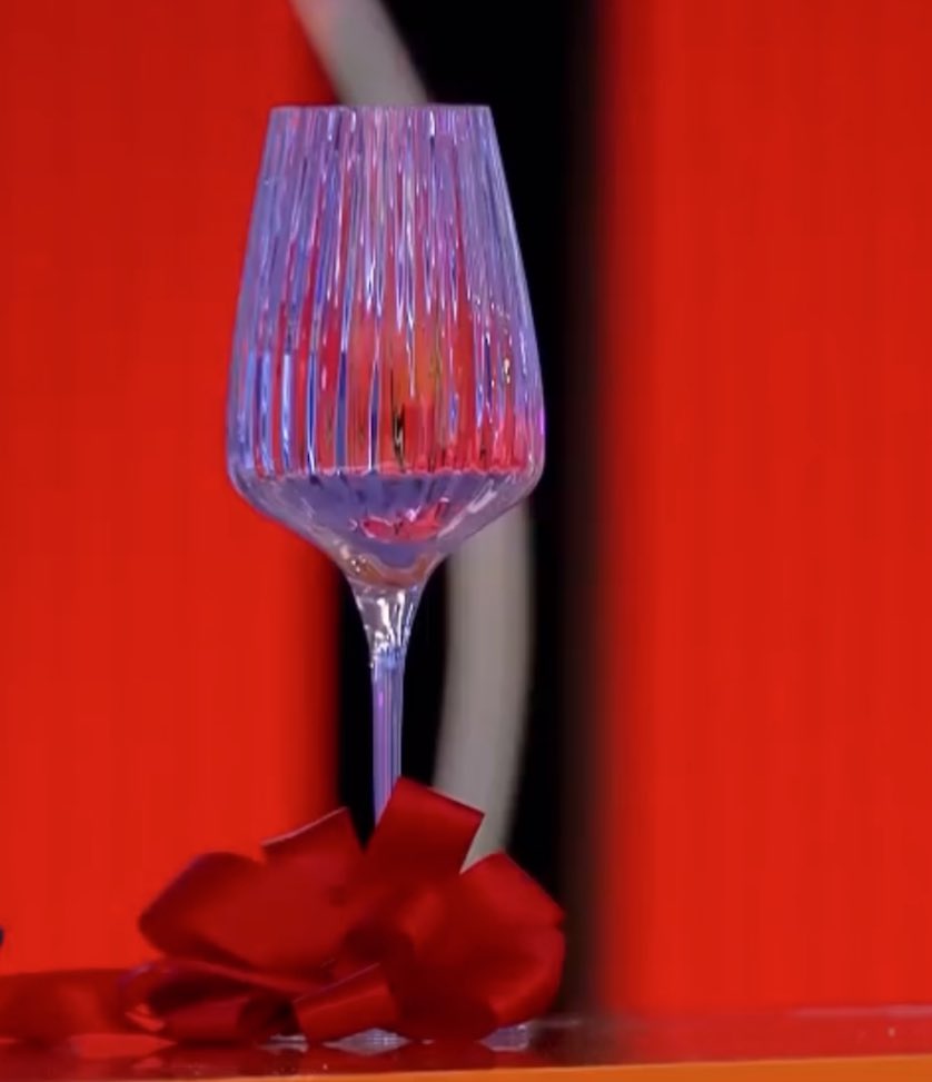 galgopuro's tweet photo. pasarán los años y siempre recordaremos lo que triunfo fue esto.
Es el ganador moral de GH19 y quien diga lo contrario miente.

✨️🎀🍷𝙊𝙎𝘾𝘼𝙍 𝙂𝘼𝙉𝘼𝘿𝙊𝙍 𝙈𝙊𝙍𝘼𝙇
#GHFinal https://t.co/LAtnBr8HkA