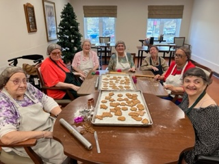 AgeCareCanada's tweet image. Christmas spirit is in full swing at AgeCare Queen’s Garden (Hamilton, ON)! 🍪✨ Pictured are our residents enjoying a festive baking session earlier this month. ❤️

#longtermcarehome #agecareculture #holidaybaking