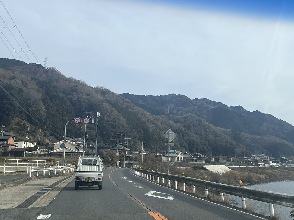 aloemanchan's tweet photo. 紅葉きれー！季節感バグる https://t.co/BhllPBFnid