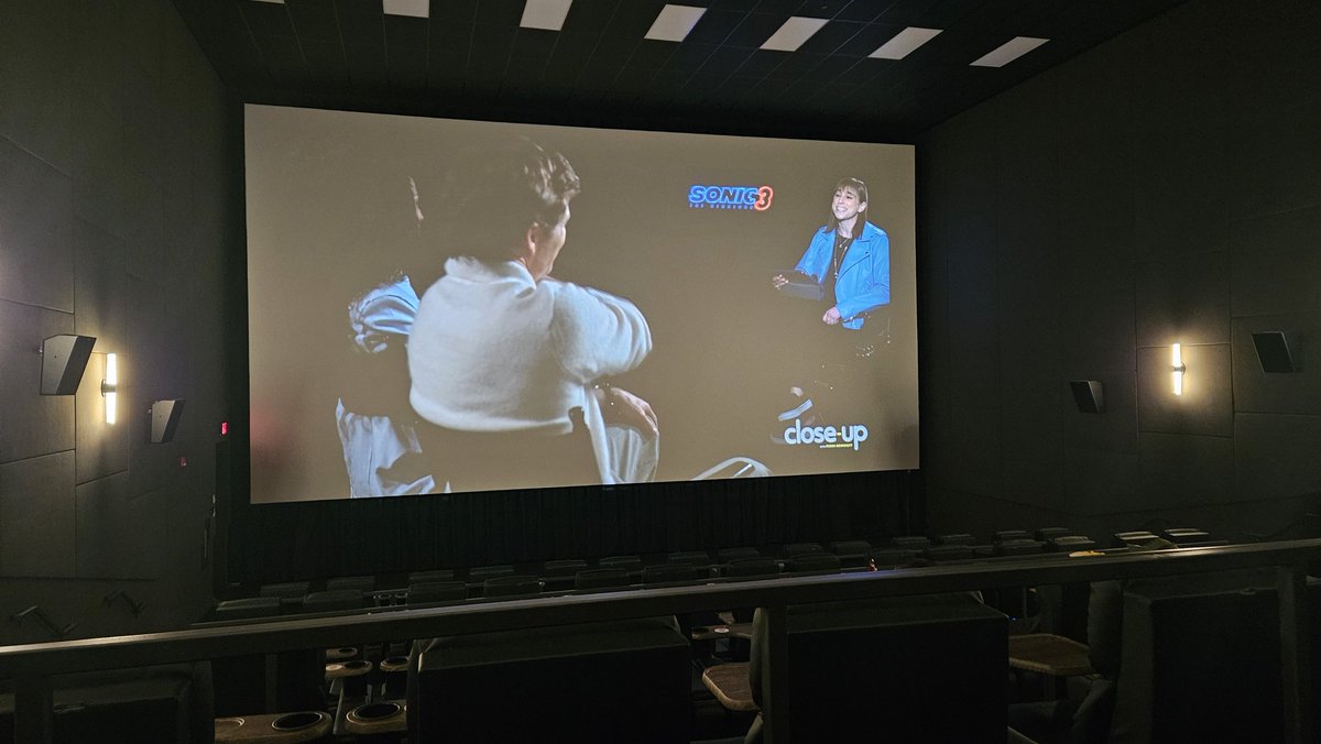 l_argos's tweet image. Now seated