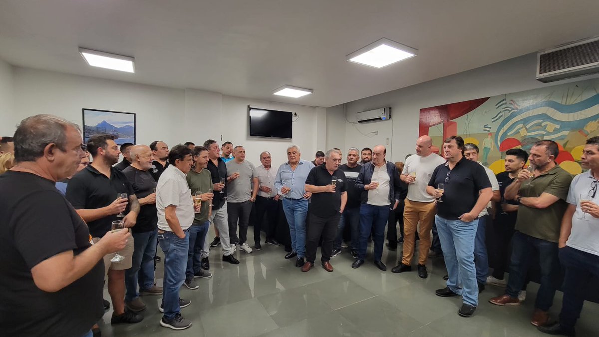 #FeMPINRATVOFICIAL Esta tarde se realizó el brindis de Fin de Año en la sede central de la Federación con todos los compañeros integrantes del Consejo Directivo Nacional. Se aprovechó la oportunidad para agradecer a todos los presentes la unidad y compromiso de lucha que tuvieron