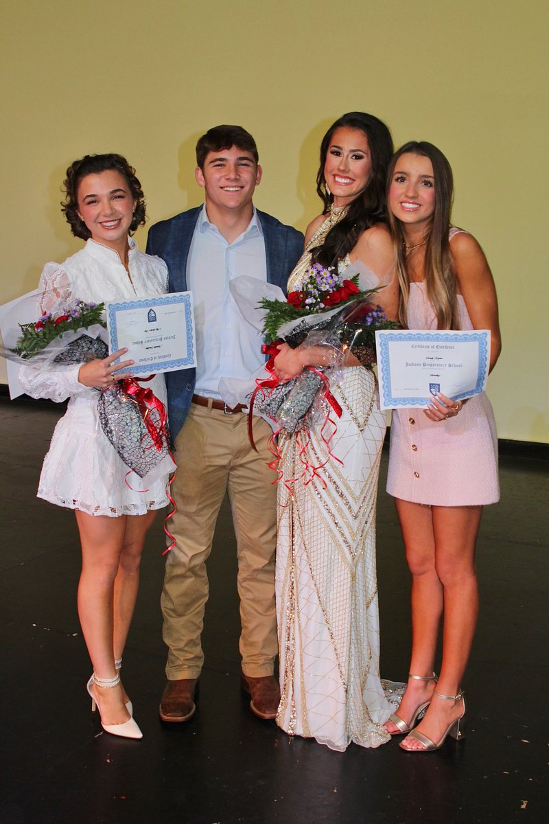 TaylorCaton13's tweet photo. Jumped out of my comfort zone for a night!👸 So honored to have had the opportunity to represent my class as a beauty! After interviews and the pageant, I was crowned Jackson Prep’s Most Beautiful!🤍🤍 #pageantgirl🤷🏻♀️ @MemphisSoftball @TrenaPrater @IGNational07 https://t.co/wcjagzwf7a
