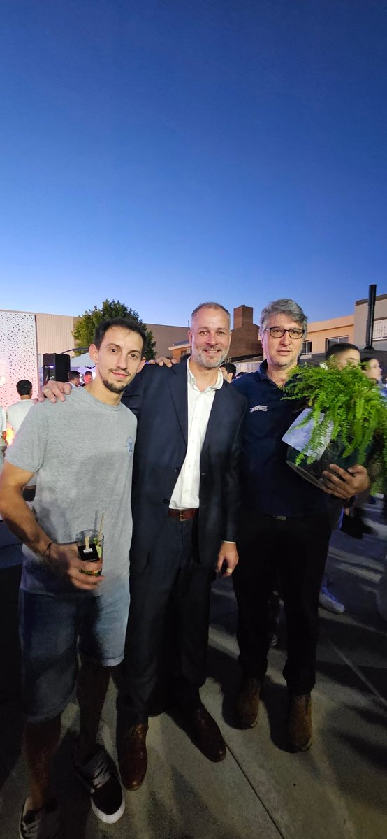 SoftwareClubes's tweet photo. El mejor complejo de sudamerica @rosarioarenasports gracias por confiar en nuestro trabajo Ramiro, Nico y flia. #Rosario #gestiondeportiva #nba #padle https://t.co/Co0RW2DG7m