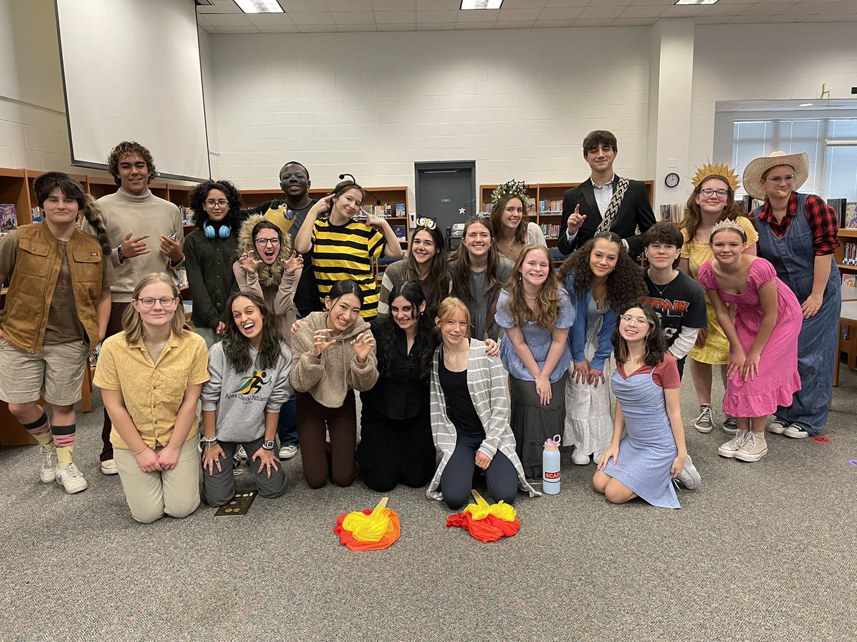 Apex Peak Players (@apexpeakplayers) on Twitter photo Theatre II had a blast performing at <a href="/SalemElementary/">Salem Elementary</a> today!! We love our salamander buddies & can’t wait to be back in January to share with the other tracks! 🦎💛 In the words of Alysse, “this is the cutest thing I have ever done in my life.” <a href="/ApexHighSchool/">Apex High School</a> Theatre II had a blast performing at <a href="/SalemElementary/">Salem Elementary</a> today!! We love our salamander buddies & can’t wait to be back in January to share with the other tracks! 🦎💛 In the words of Alysse, “this is the cutest thing I have ever done in my life.” <a href="/ApexHighSchool/">Apex High School</a>