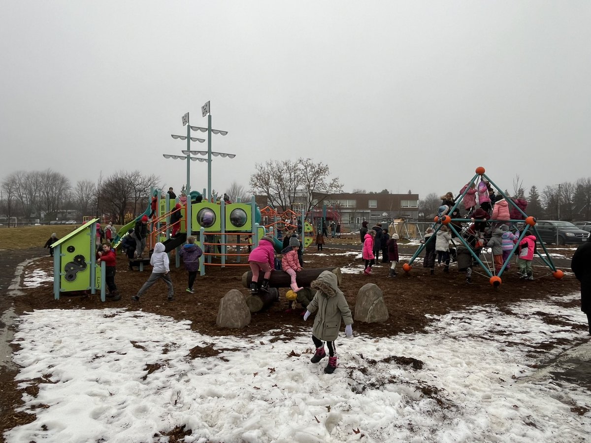 The day the new climber opened 🤩 Ss anxiously watched this beauty being built since the beginning of Sept. A yard that was once quite simple has turned into something incredible 💗 From the staff, families and students at JG Simcoe, we want to thank our wonderful trustees 🙏