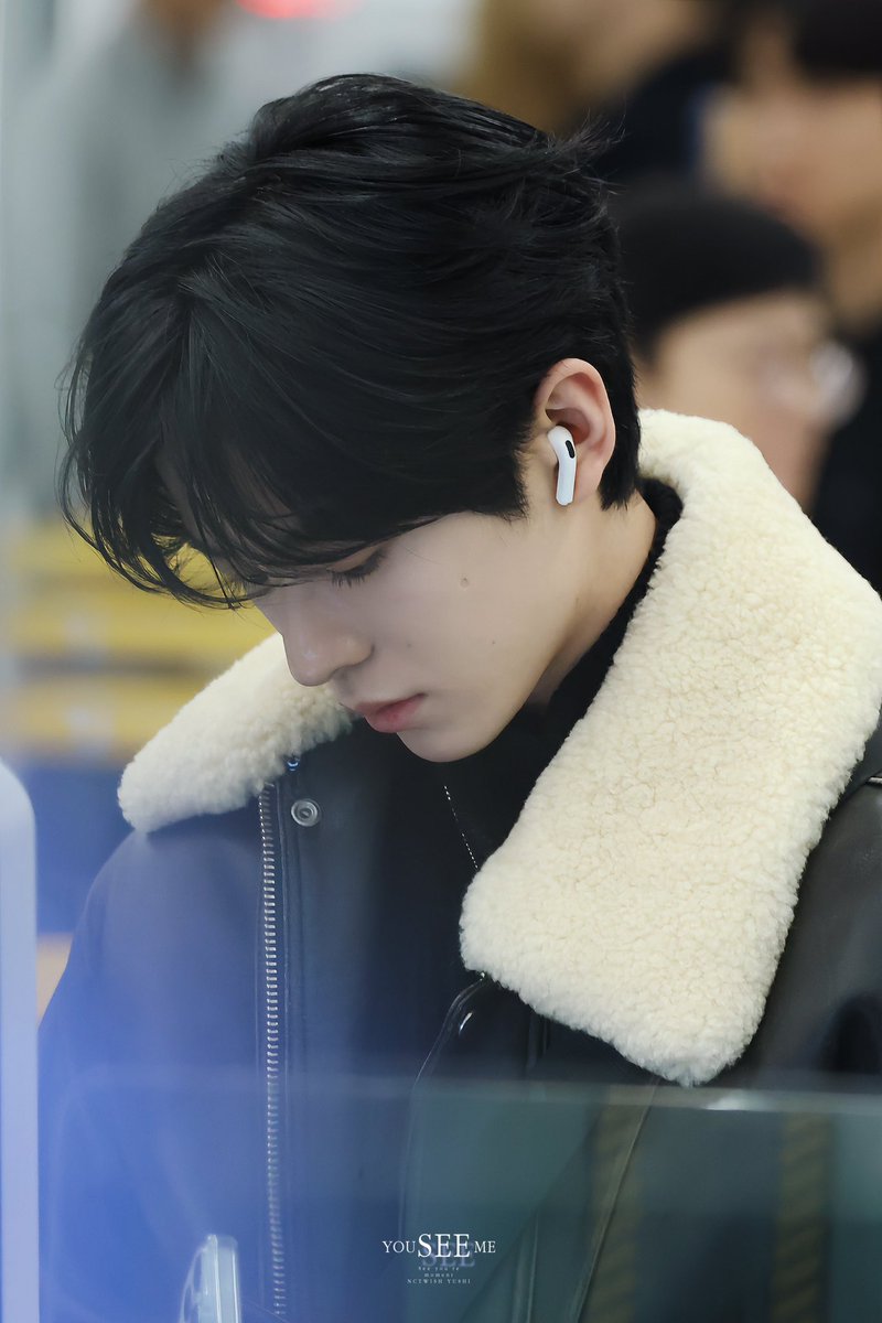 YOUSEEME405's tweet photo. 241220 ICN #유우시
가자아 🩵
#YUSHI #유우시 #ユウシ #NCTWISH https://t.co/RUVJnDwmxt