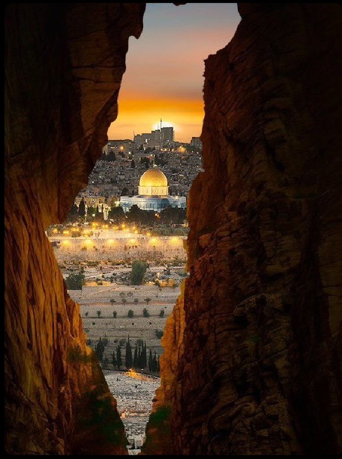 MrSpiritsRaven's tweet photo. #Ramla was the #Capital of #Palestine for 300 years, beginning in the early eighth century. The #Umayyad prince #SulaymanibnAbdalMalik founded the city on sandy ground next to the ancient city of #Lydda. Ramla was a major city with a population of over 25,000 and was one of #Islams major capitals. 

#Ramla became the commercial center of #Palestine, replacing #Lydda. The city was a center for dyeing, weaving, and pottery, and was home to many #Muslim religious scholars. 
Today, #Ramallah is the de facto administrative capital of the State of #Palestine.