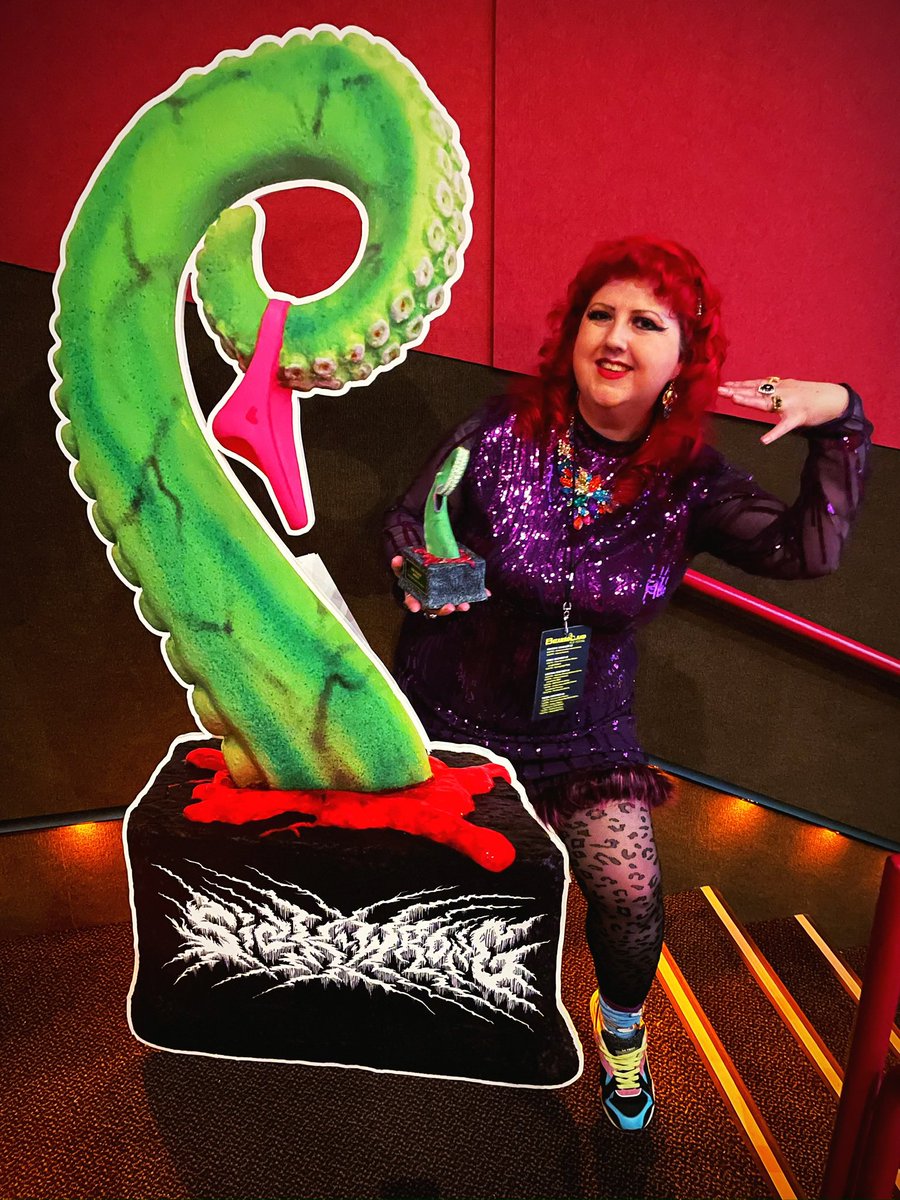 Tears_Surrender's tweet image. Feeling overjoyed to have won the Lisa Frank sickie award for the movie that makes the most audacious use of color! Thank you so much to Bizarroland Film Fest for putting on a fantastic event &amp;amp; thank you to all the wonderful people who came out to see all the movies!!! 🌈 🐆 🦄