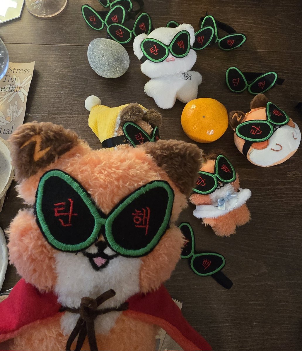 mattrangdung2's tweet photo. 🙋‍♀️내일 광화문 가시는 분?
🙋‍♀️인형 데리고 가시는 분?

광화문에서 인형용 안경 나눔할게요❣️
인형데리고 오신 분들에게 우선 나눔☺️

내일 현장가서 위치 시간 다시 글 올릴게용 https://t.co/HyxAArK5jb