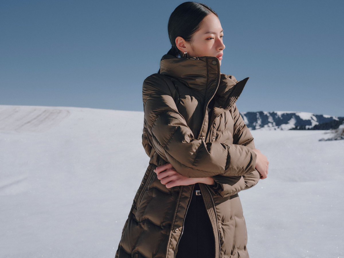juzui_official's tweet photo. 𝐉𝐔𝐙𝐔𝐈 2024 Winter Down Collection
Draw from the natural olive green, create a retro fashion sense.
Walk in the beautiful snow scenery of winter, fill the warmth with fluffy down, release your inner with softness.
#JUZUI #winter #Christmas #fashion #2024winter https://t.co/d3yPKxm22D