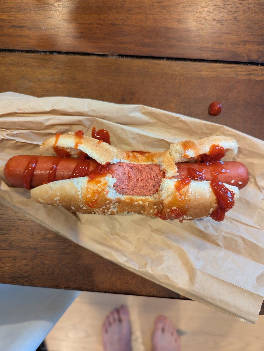 Ser Glizzy tweet media