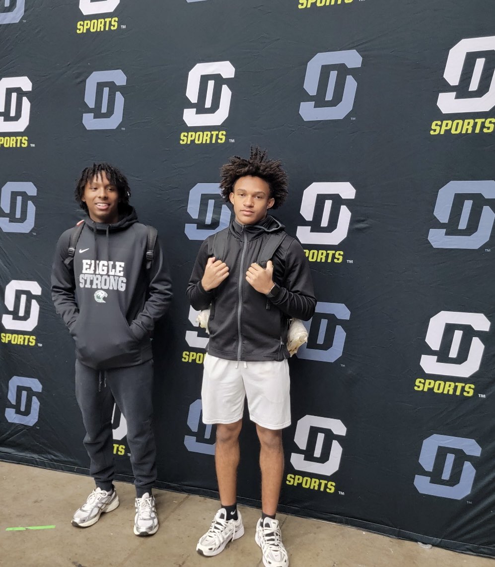 Justin Barrera (@justinbarrera_) on Twitter photo Florida boys touched down in Texas ! lets get to work ! 🦅💯💯 #armybowl #grinding #THEFUTURE #hardwork #freshman #widereciever <a href="/BigHotrod88/">Coach Hotrod</a> <a href="/ArmyNOLA3T6/">U.S. Army New Orleans Recruiting Company</a> <a href="/CoachMurray_Z6/">Jamelle Murray</a> <a href="/JerryRecruiting/">Rising Stars</a> <a href="/TheCribSouthFLA/">Frank Tucker</a> <a href="/AHS_BALL/">AtlanticFootball</a> <a href="/CFBRecruitWatch/">Recruit Watch</a> Florida boys touched down in Texas ! lets get to work ! 🦅💯💯 #armybowl #grinding #THEFUTURE #hardwork #freshman #widereciever <a href="/BigHotrod88/">Coach Hotrod</a> <a href="/ArmyNOLA3T6/">U.S. Army New Orleans Recruiting Company</a> <a href="/CoachMurray_Z6/">Jamelle Murray</a> <a href="/JerryRecruiting/">Rising Stars</a> <a href="/TheCribSouthFLA/">Frank Tucker</a> <a href="/AHS_BALL/">AtlanticFootball</a> <a href="/CFBRecruitWatch/">Recruit Watch</a>