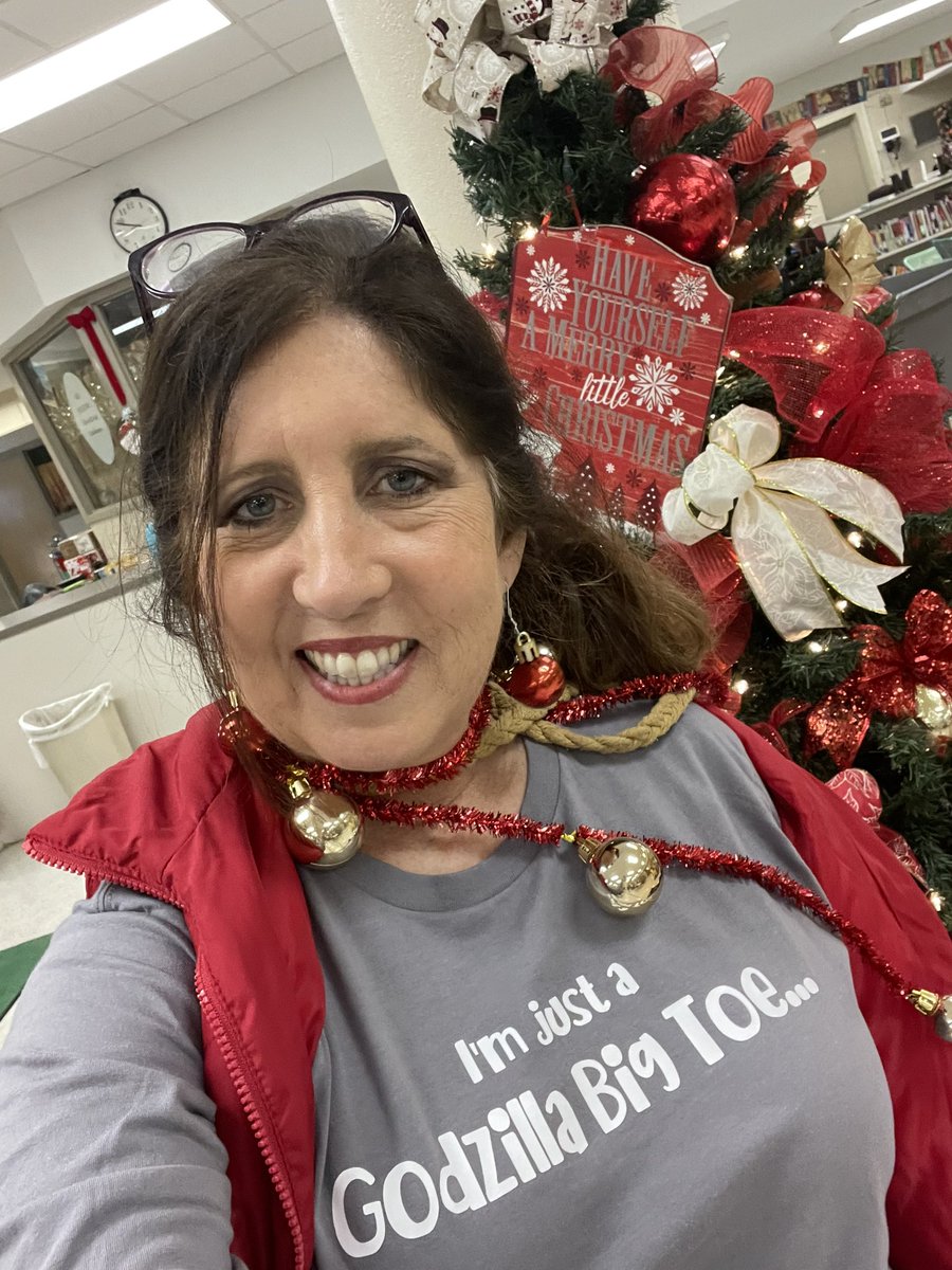 When you get your first “hate” mail as a teacher after 20 years, you embrace it and wear it on a t-shirt. Lots of laughs were had. Love my students. Have to give an A for creativity! #teacherlife #teacherstudent #TEACHers #ChristmasCountdown #ChristmasCountdown2024