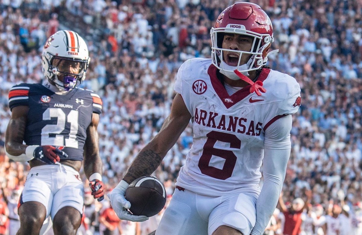 🚨TRANSFER ALERT🚨

The #Sooners get a commitment from former Arkansas wide receiver Isaiah Sategna‼️

📝: 247sports.com/college/oklaho…